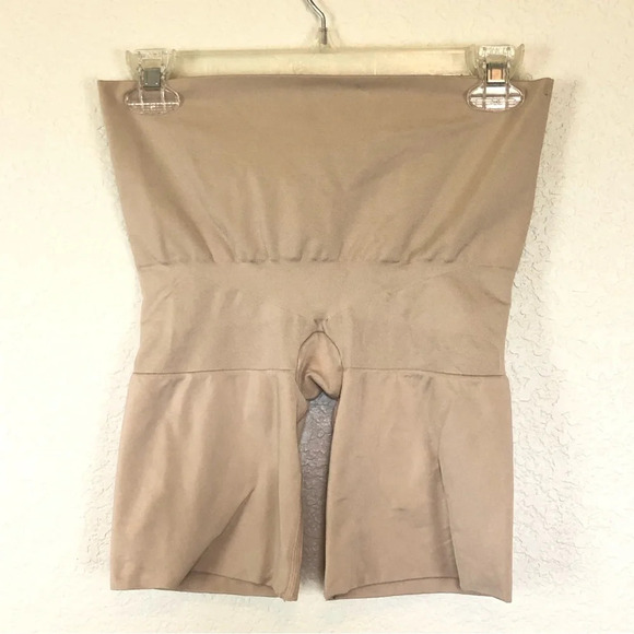 ASSETS by SPANX Women's High-Waist Mid-Thigh Shapewear size 1X - Picture 2 of 7